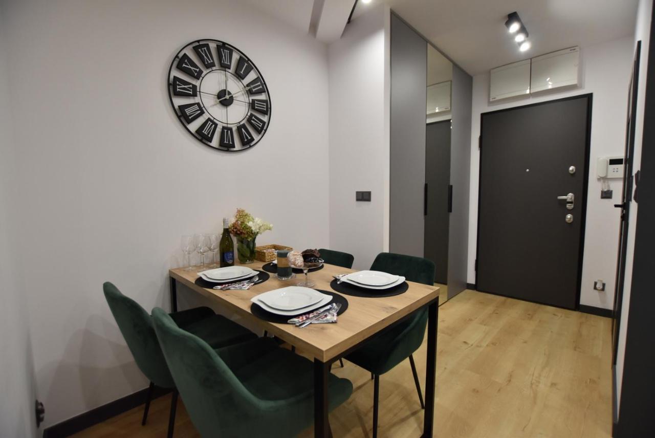Green Apartament City Center ヴロツワフ エクステリア 写真